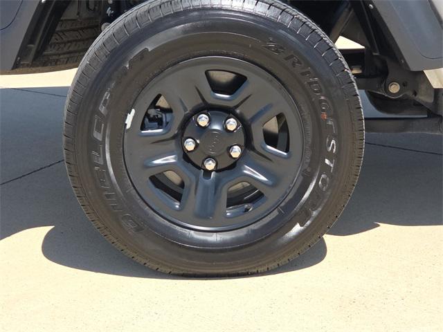 used 2022 Jeep Gladiator car, priced at $28,814
