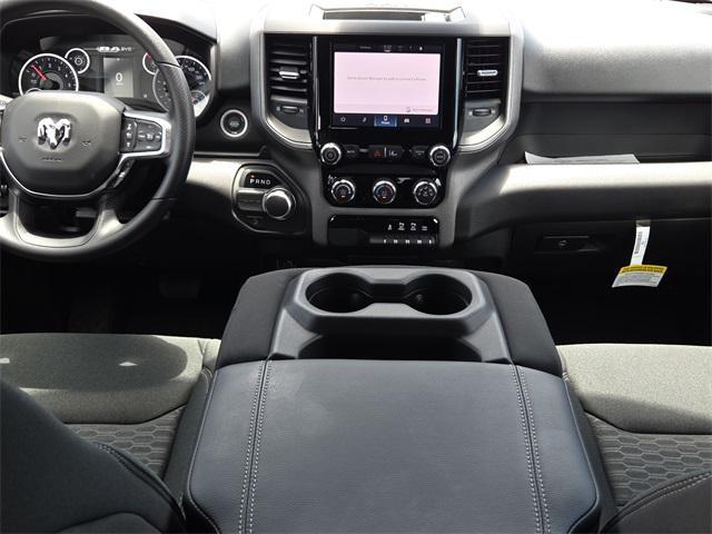 new 2025 Ram 1500 car, priced at $46,627