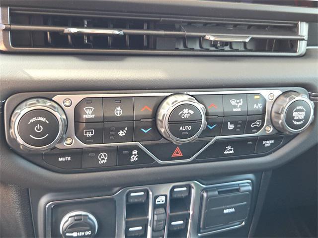 new 2025 Jeep Gladiator car, priced at $45,439