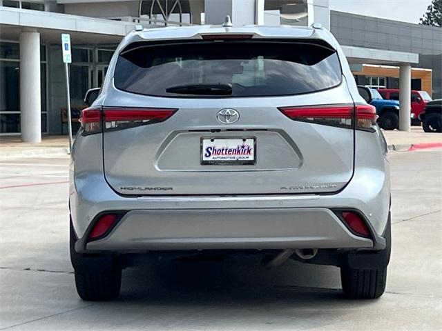 used 2022 Toyota Highlander car
