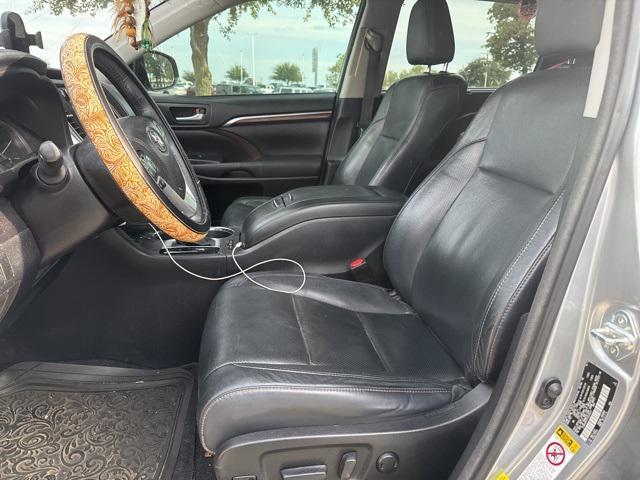 used 2015 Toyota Highlander Hybrid car, priced at $18,154