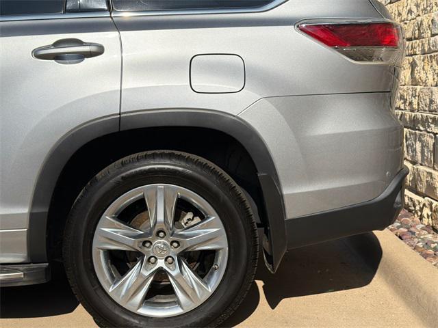 used 2015 Toyota Highlander Hybrid car, priced at $16,498