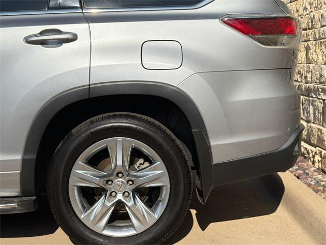 used 2015 Toyota Highlander Hybrid car, priced at $16,498