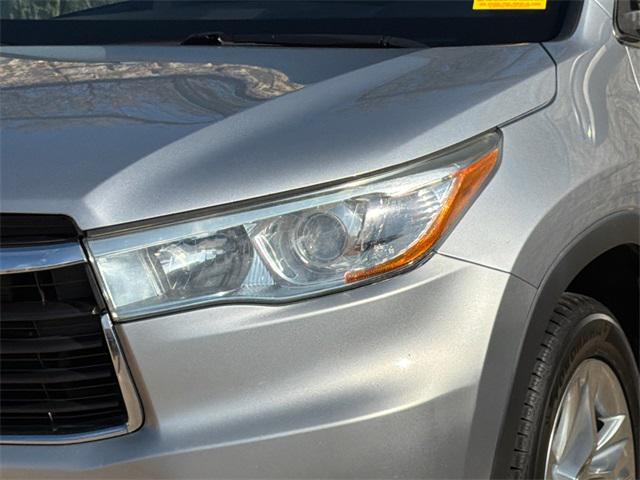 used 2015 Toyota Highlander Hybrid car, priced at $16,498