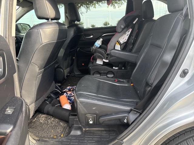 used 2015 Toyota Highlander Hybrid car, priced at $18,154