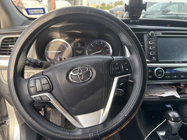 used 2015 Toyota Highlander Hybrid car, priced at $18,154