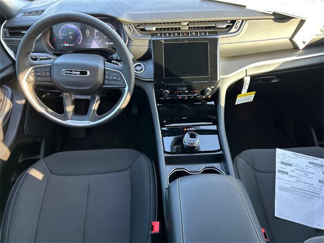 new 2025 Jeep Grand Cherokee car, priced at $42,175