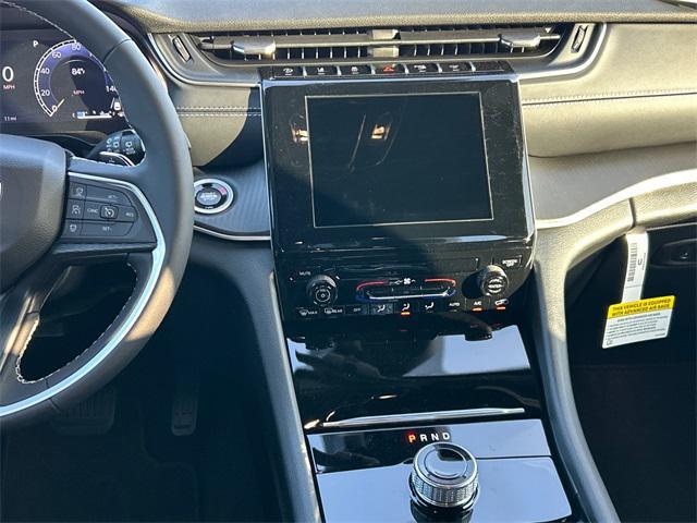 new 2025 Jeep Grand Cherokee car, priced at $42,175