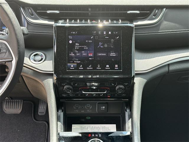 new 2025 Jeep Grand Cherokee L car, priced at $37,796
