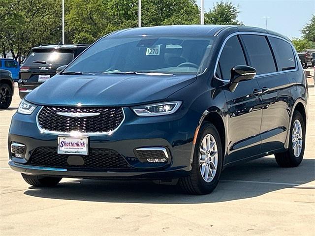 new 2025 Chrysler Pacifica car, priced at $41,640
