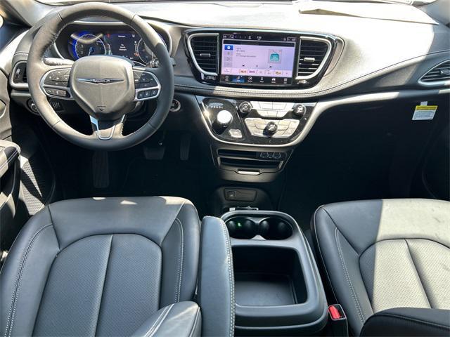 new 2025 Chrysler Pacifica car, priced at $41,640