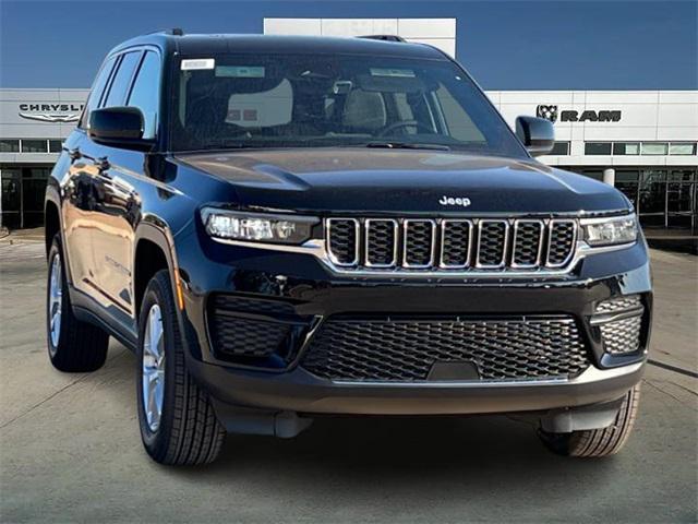 new 2025 Jeep Grand Cherokee car, priced at $38,675