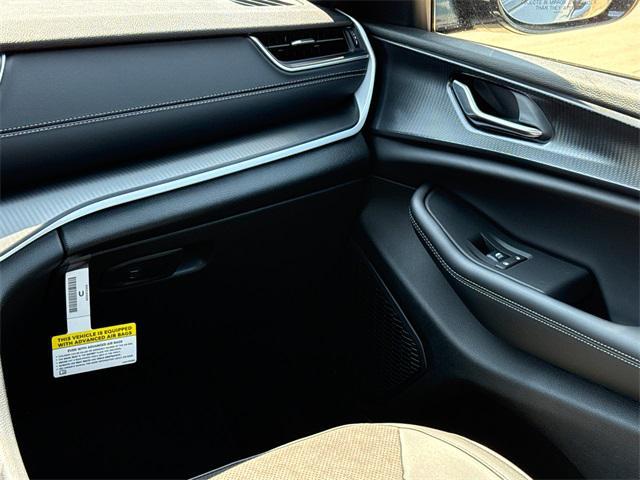 new 2025 Jeep Grand Cherokee car, priced at $42,480