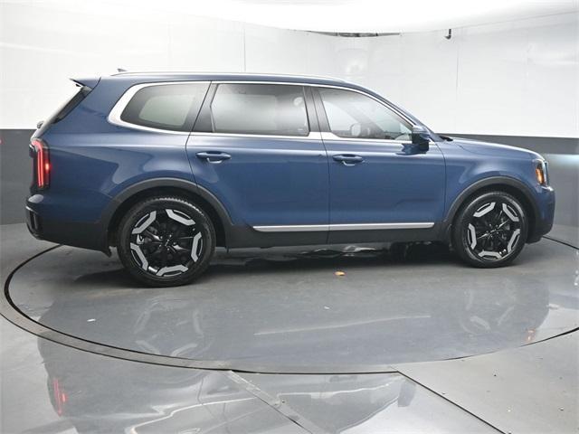 used 2023 Kia Telluride car, priced at $32,169