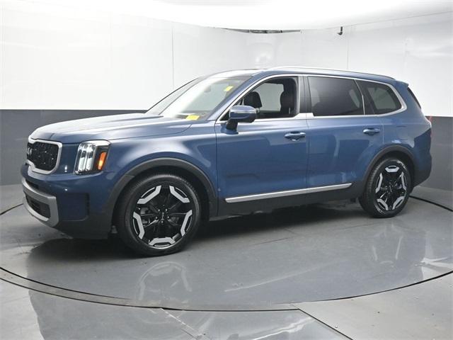 used 2023 Kia Telluride car, priced at $32,169
