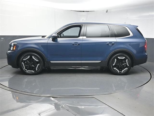 used 2023 Kia Telluride car, priced at $32,169