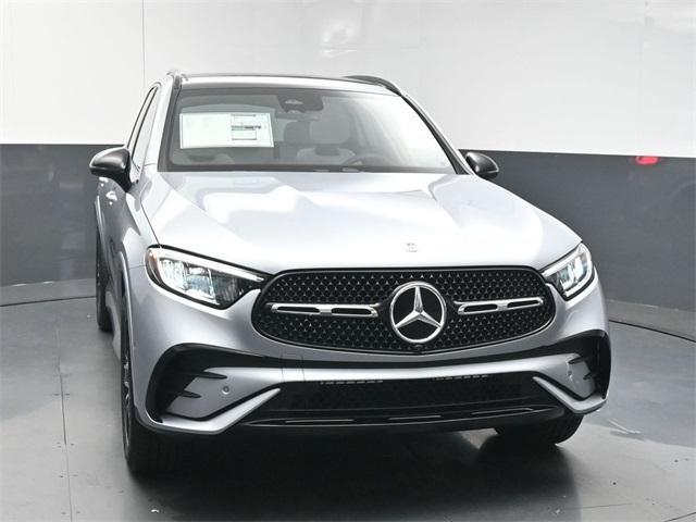 new 2025 Mercedes-Benz GLC 300 car, priced at $59,485