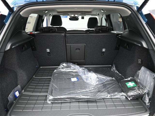 new 2024 Volvo XC40 car, priced at $46,829