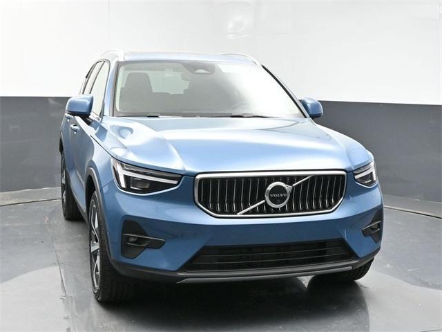 new 2024 Volvo XC40 car, priced at $46,829