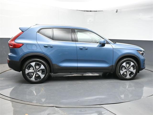 new 2024 Volvo XC40 car, priced at $46,829