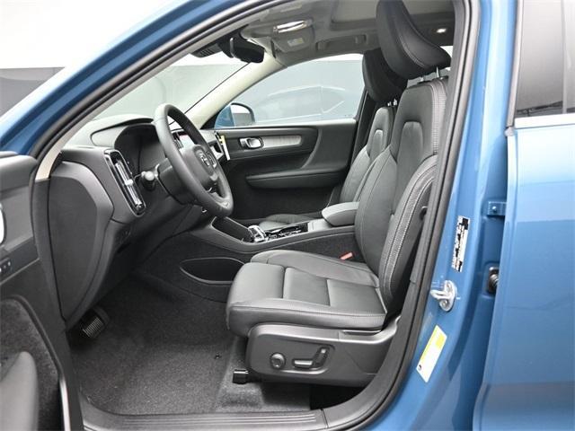 new 2024 Volvo XC40 car, priced at $46,829