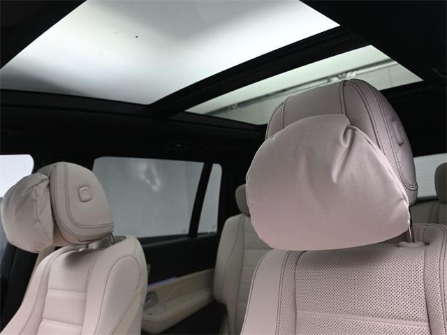 new 2025 Mercedes-Benz GLS 580 car, priced at $129,130