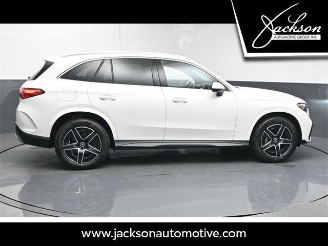 new 2025 Mercedes-Benz GLC 300 car, priced at $60,155