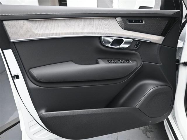 new 2025 Volvo XC90 Plug-In Hybrid car, priced at $81,495