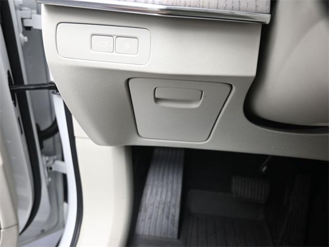 used 2024 Volvo XC90 Recharge Plug-In Hybrid car, priced at $61,575