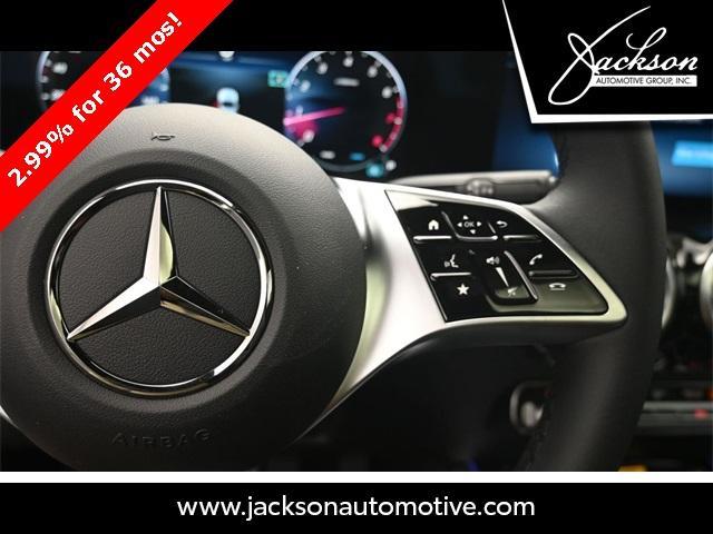 new 2025 Mercedes-Benz GLA 250 car, priced at $46,680