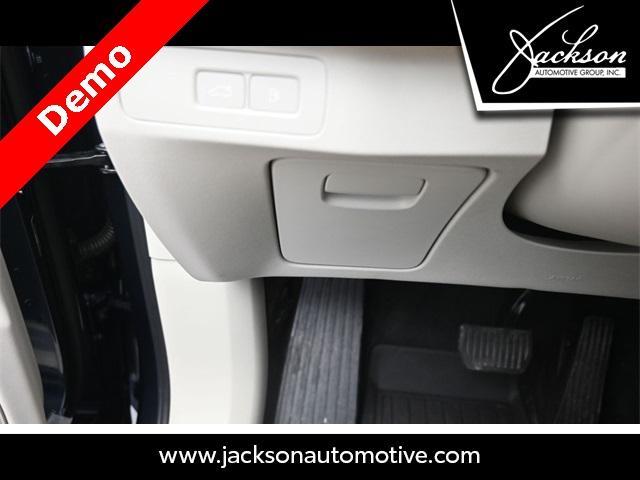 used 2024 Volvo XC90 Recharge Plug-In Hybrid car, priced at $56,302