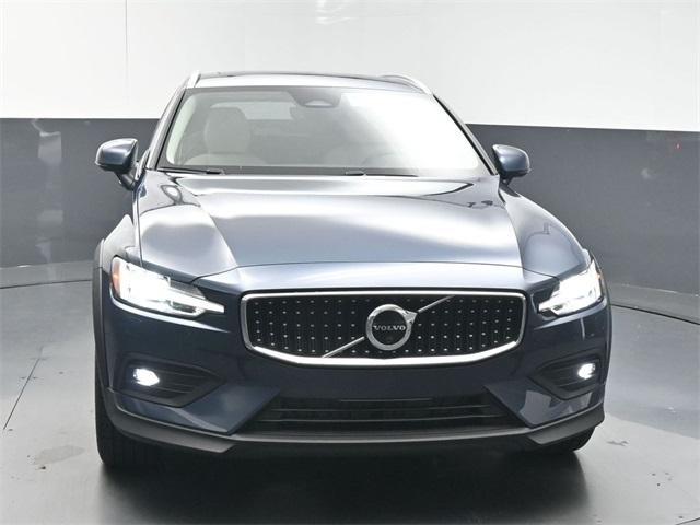 new 2026 Volvo V60 Cross Country car