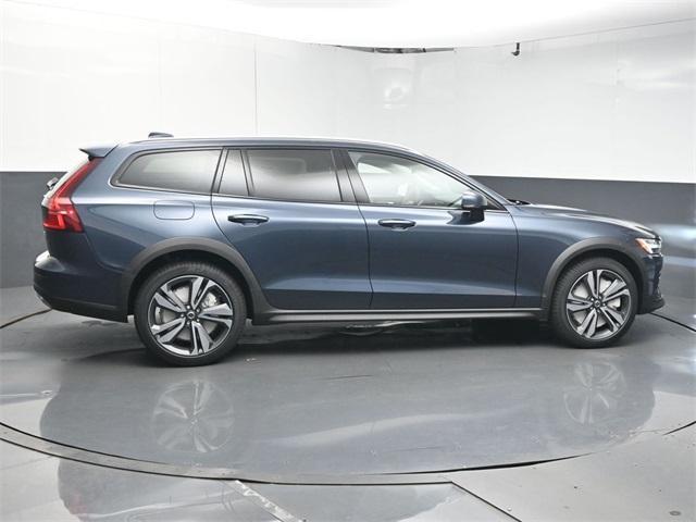 new 2026 Volvo V60 Cross Country car