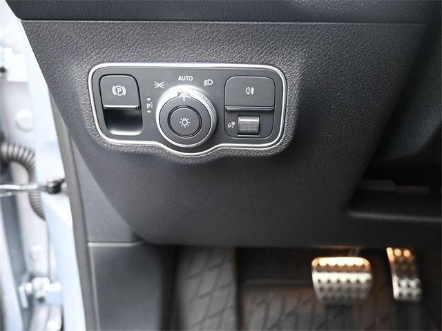 new 2026 Mercedes-Benz GLB 250 car, priced at $52,920