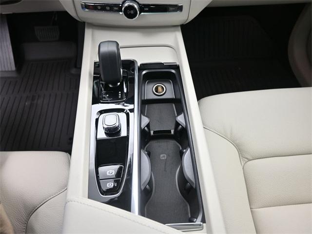 new 2025 Volvo XC60 car, priced at $54,975