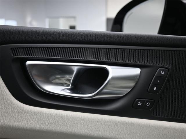 new 2025 Volvo XC60 car, priced at $55,360