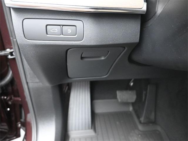 new 2025 Volvo XC90 Plug-In Hybrid car, priced at $82,405
