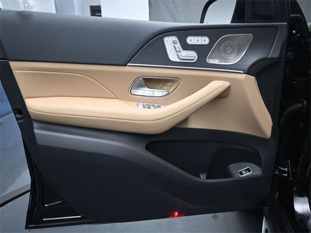 new 2025 Mercedes-Benz GLS 450 car, priced at $100,635