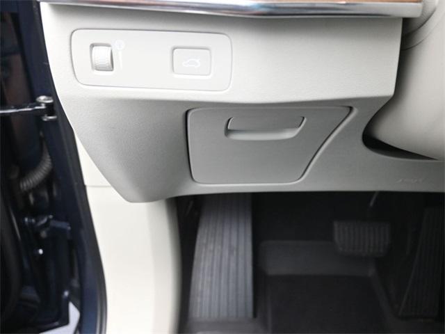 used 2022 Volvo XC90 car, priced at $39,441