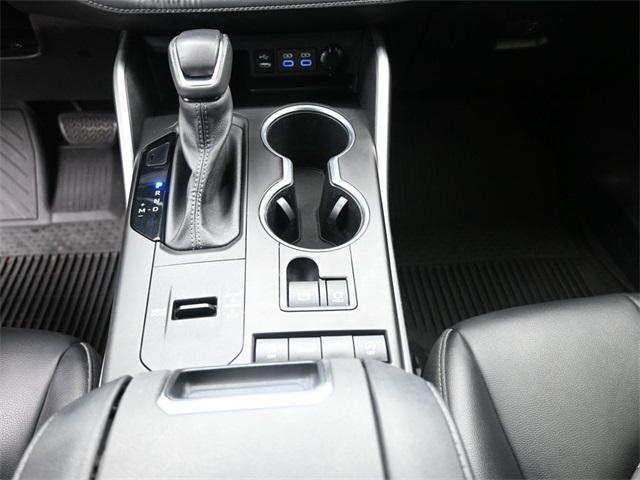 used 2022 Toyota Highlander car, priced at $30,347