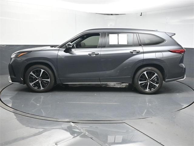 used 2022 Toyota Highlander car, priced at $30,347