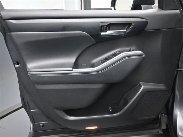 used 2022 Toyota Highlander car, priced at $30,347