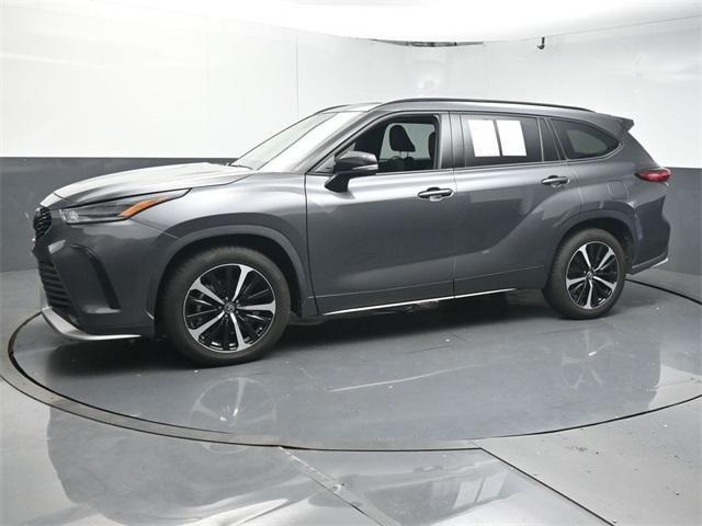 used 2022 Toyota Highlander car, priced at $30,347
