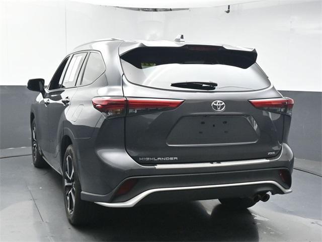 used 2022 Toyota Highlander car, priced at $30,347