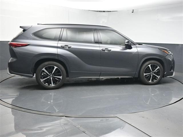 used 2022 Toyota Highlander car, priced at $30,347