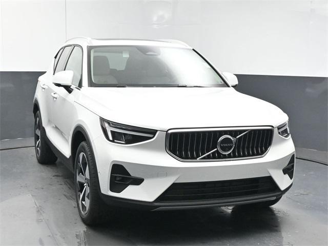 new 2025 Volvo XC40 car, priced at $47,435