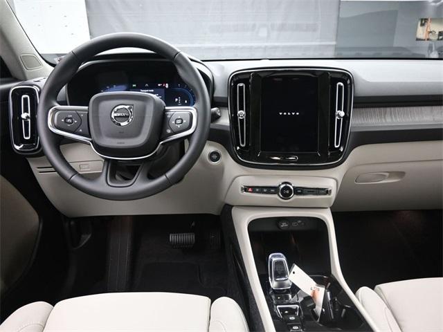 new 2025 Volvo XC40 car, priced at $47,435