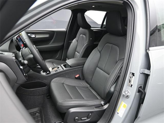 new 2025 Volvo XC40 car, priced at $45,465