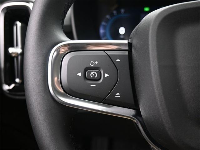 new 2025 Volvo XC40 car, priced at $45,465