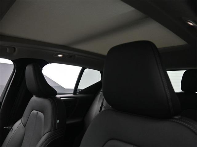 new 2025 Volvo XC40 car, priced at $45,465